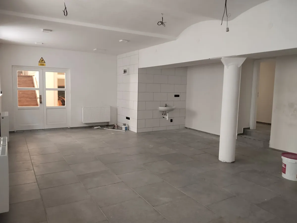 Pronájem komerční nemovitosti 100 m²